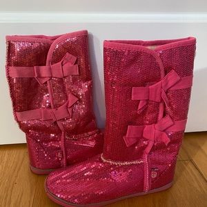 Brand new pink girls' boots with sequins in the original box.